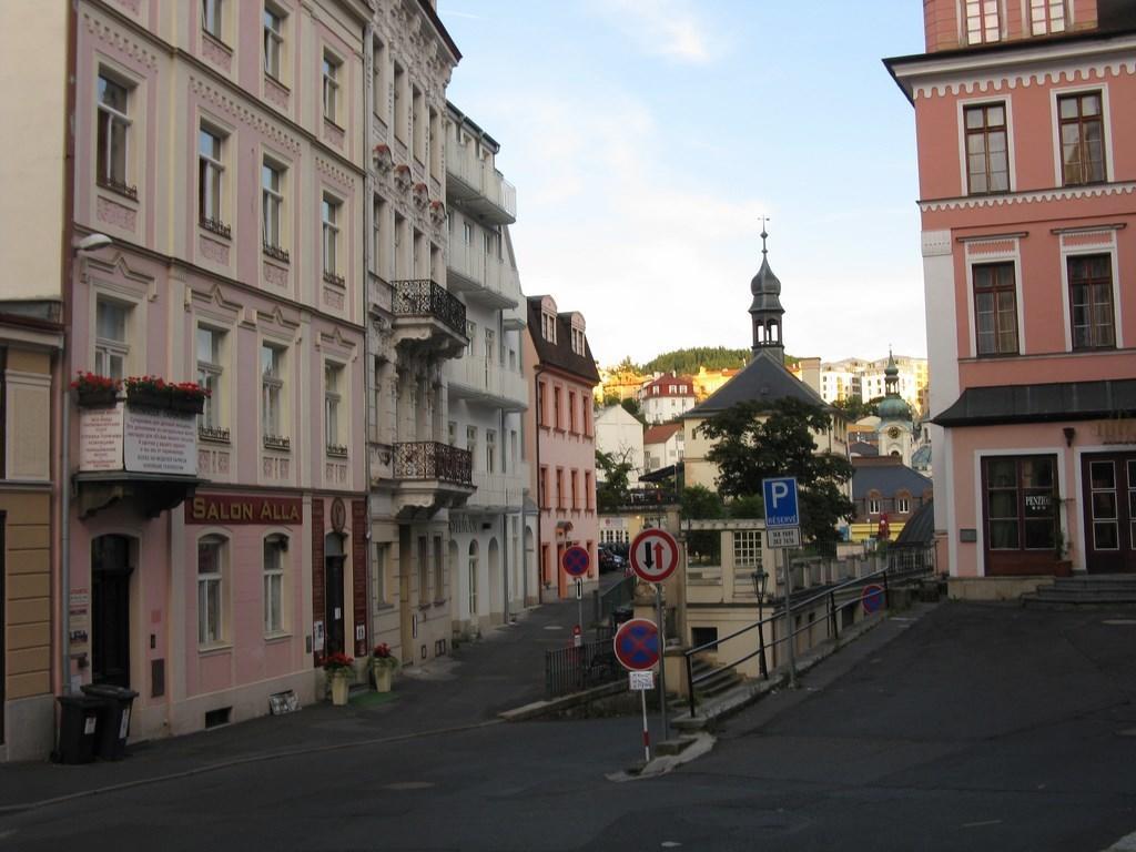 Hotel Asila Karlsbad Exterior foto
